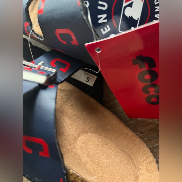 FOCO Double Buckle Sandals - Cleveland Indians (Guardians) - Picture 4 of 6